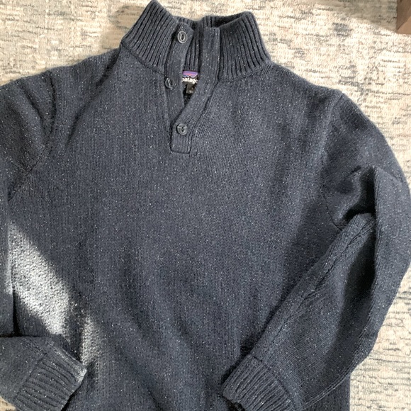 Patagonia Mens Shawl Neck Sweater. size Large